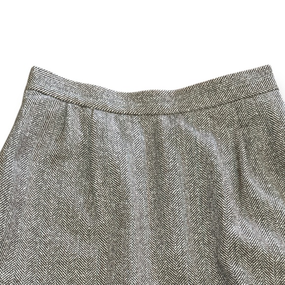 1970’s A Line Brown Herringbone Print Wool Skirt with Pockets, Lined, SMALL, 26” - Picture 2 of 8